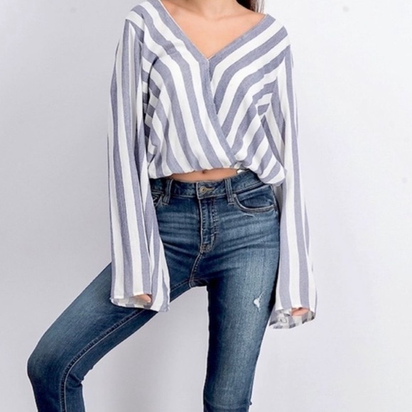 Sadie & Sage striped blue white top crossover v-neck bell sleeves size S - Picture 2 of 12